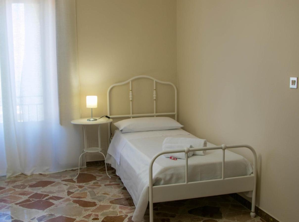 La Casa Della Nonna Villa San Mauro Castelverde Luaran gambar