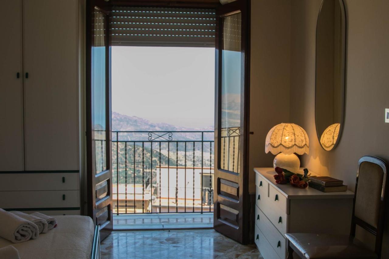 La Casa Della Nonna Villa San Mauro Castelverde Luaran gambar